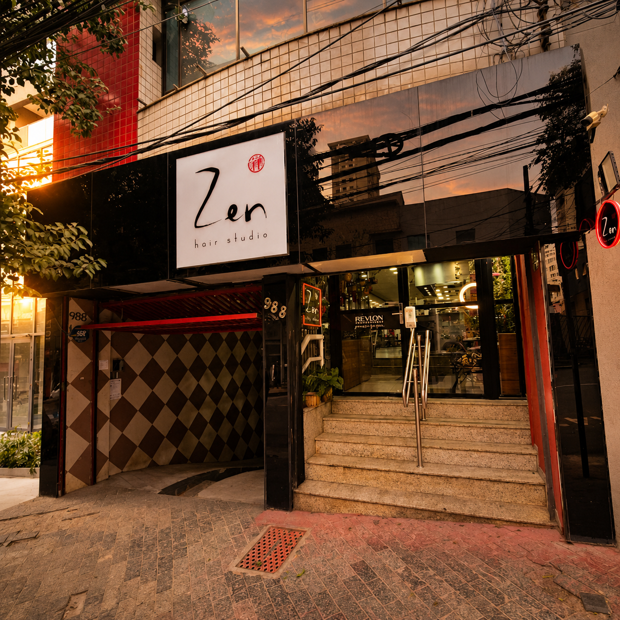 Fachada do Zen Hair Studio na Rua Pamplona